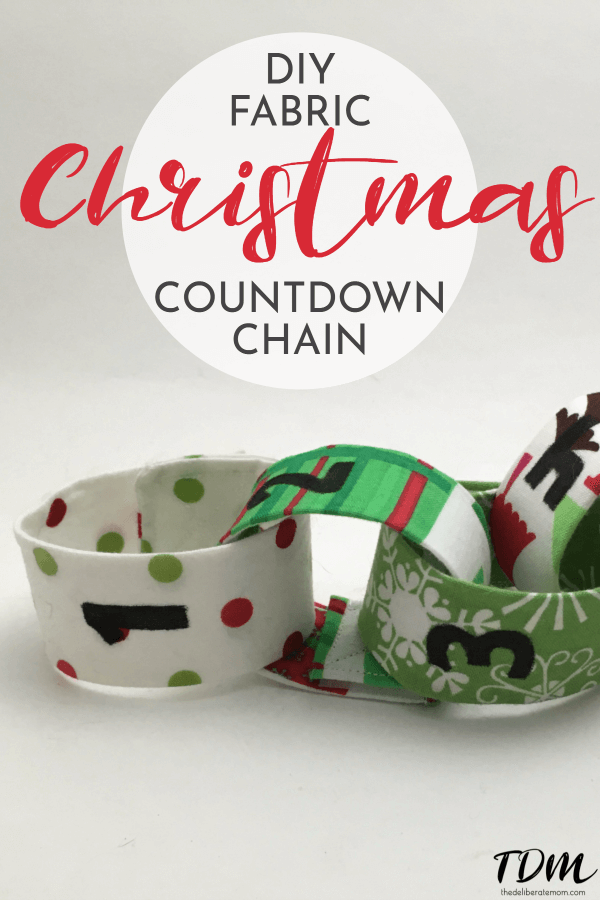 Check out these instructions to make your very own fabric Christmas countdown chain. Minimal sewing skills required (and easy to make)!