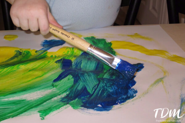 How to Put Together a Toddler Painting Activity using Brushes