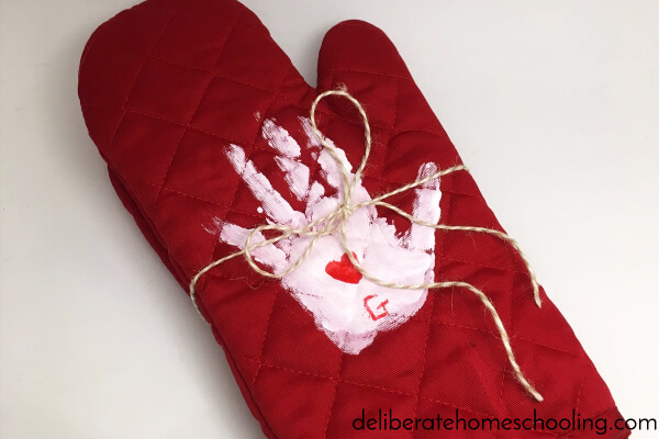 May Preschool Calendar Activity - Make this cute Mother's Day Gift: Handprint Oven Mitts! 