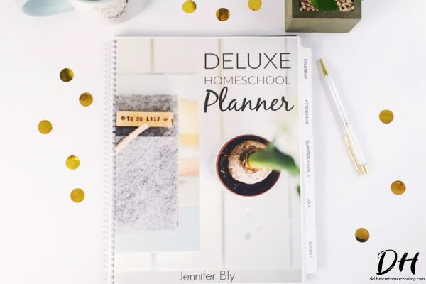 This deluxe homeschool planner will keep you and your homeschool organized!